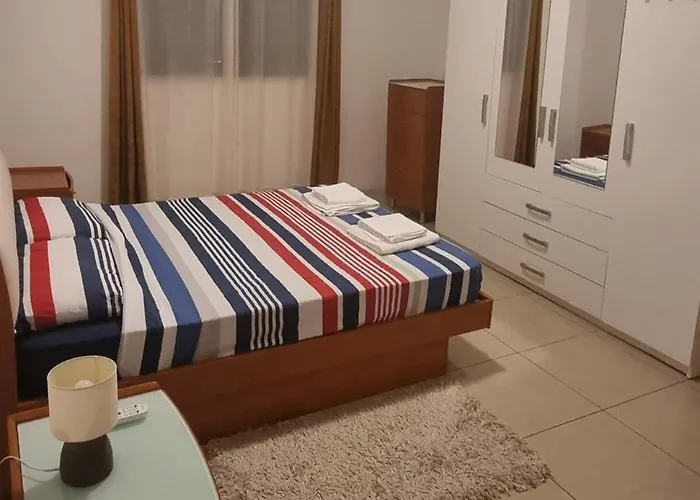 Spacious, One Bedroom Flat In An Amazing Location Apartment