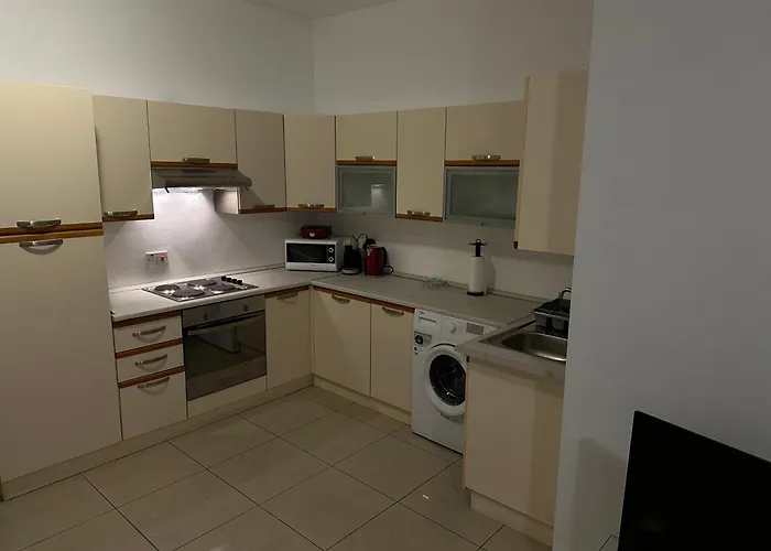 Apartment Spacious, One Bedroom Flat In An Amazing Location