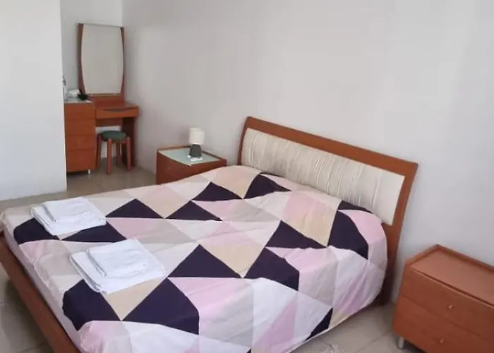 Spacious, One Bedroom Flat In An Amazing Location Is-Swieqi